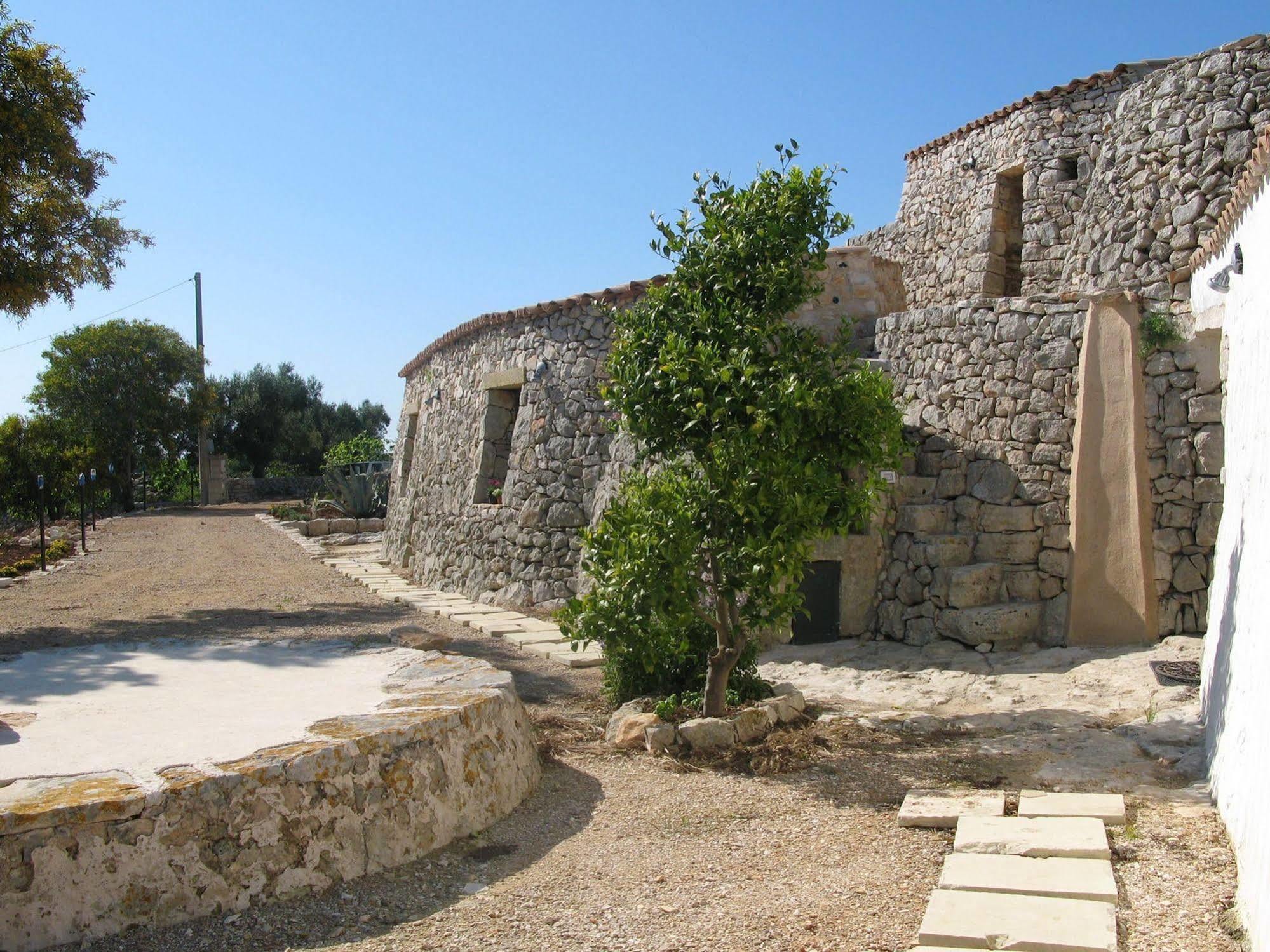 Вилла Trulli Le Scalelle Морчано-ди-Леука Экстерьер фото