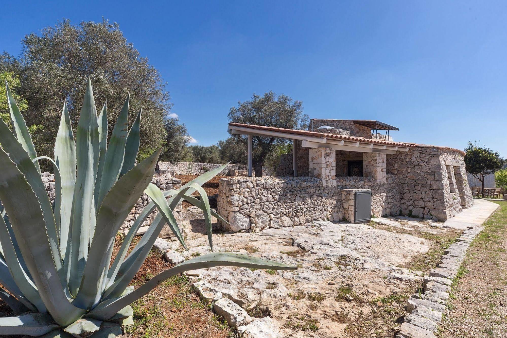 Вилла Trulli Le Scalelle Морчано-ди-Леука Экстерьер фото