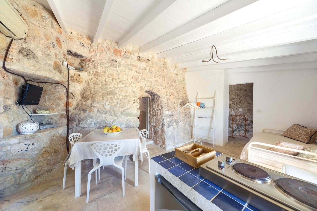 Вилла Trulli Le Scalelle Морчано-ди-Леука Номер фото