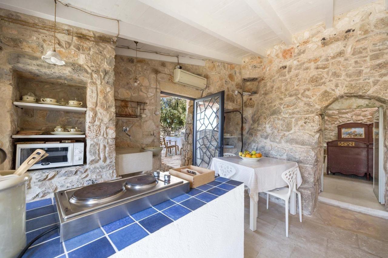 Вилла Trulli Le Scalelle Морчано-ди-Леука Номер фото